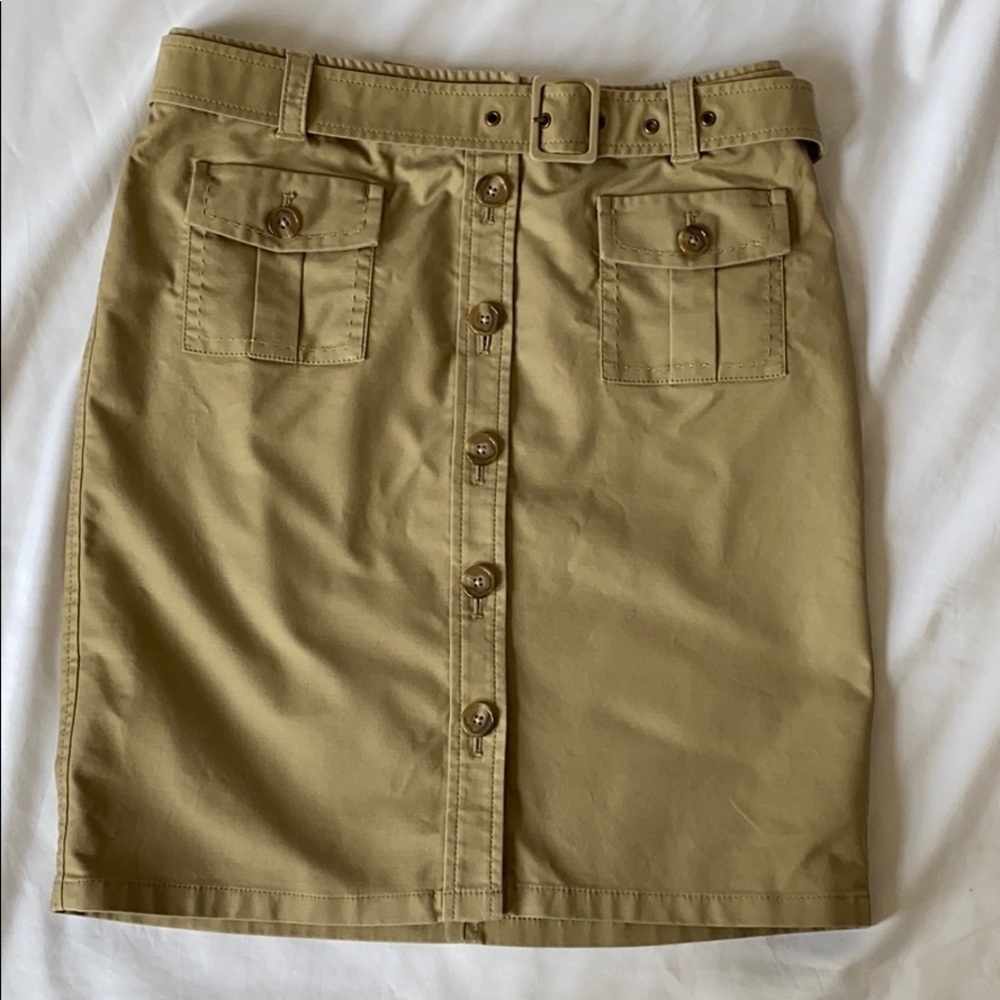 Ann Taylor Sz 6 Button Down Tan Skirt with Belt